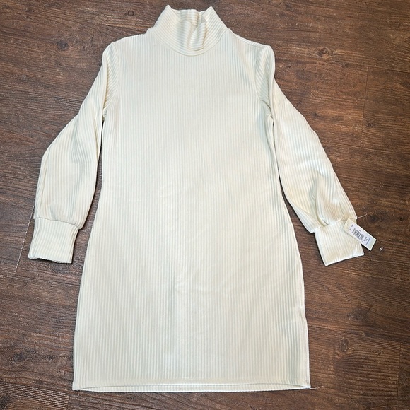 Nwt. Tash and Sophie sweater dress - Picture 5 of 12